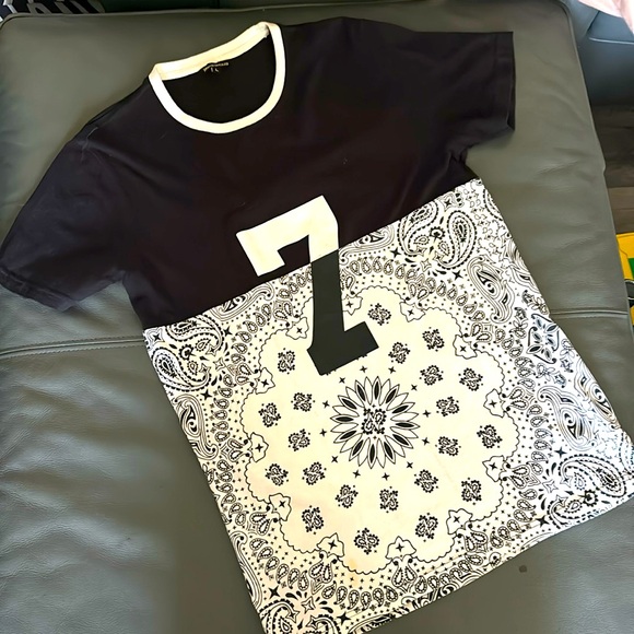 Paisley t shirt - Picture 1 of 3